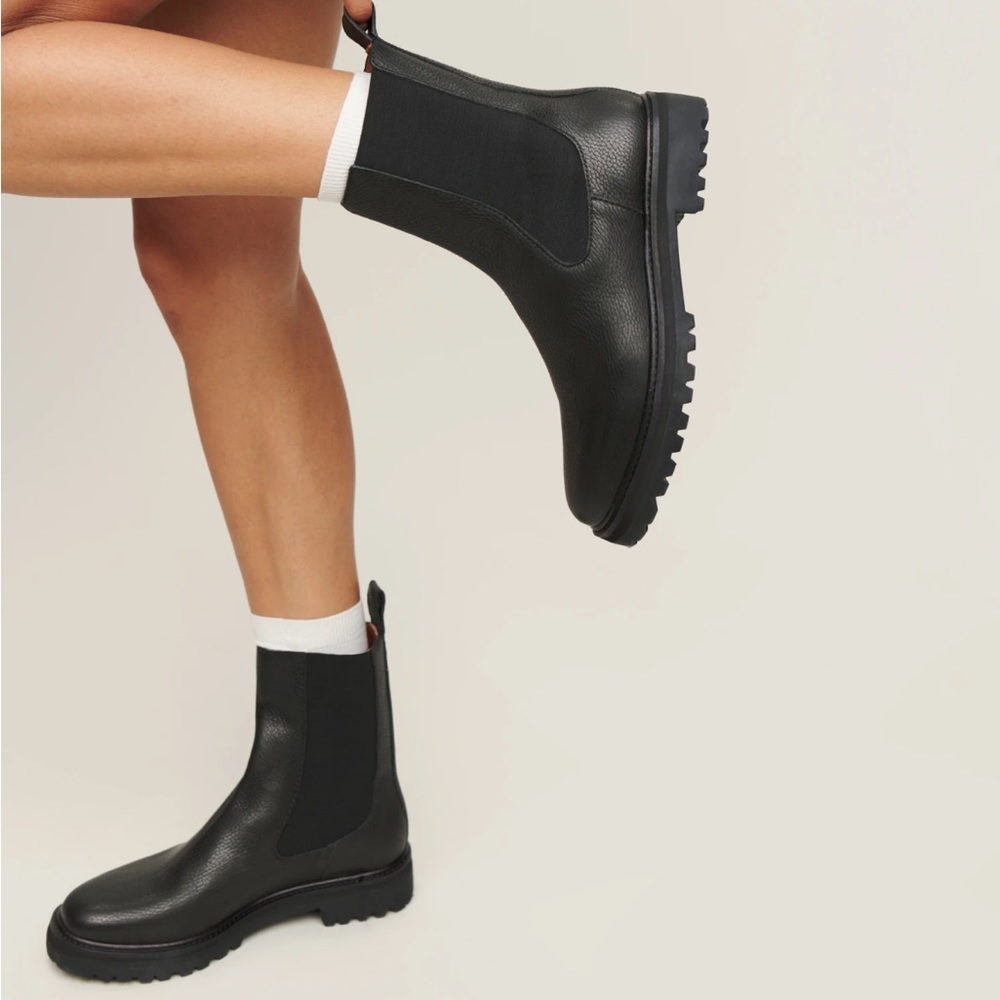 Reformation Katerina Lug Sole Chelsea Boot size 9